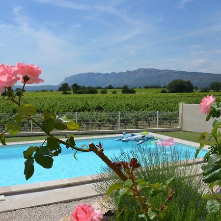 Appartement Vue Sainte Victoire, proche Aix-en-Provence à Pourrieres Extérieur photo