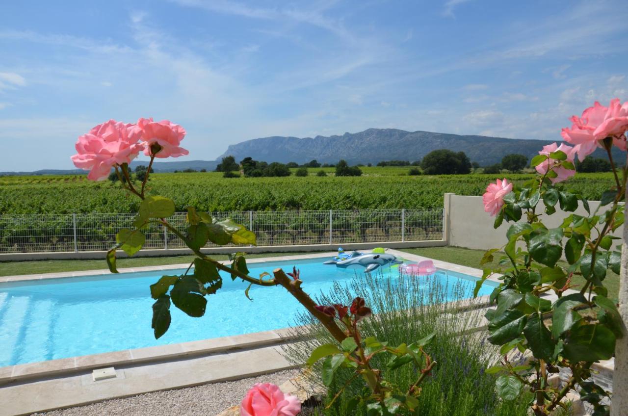 Appartement Vue Sainte Victoire, proche Aix-en-Provence à Pourrieres Extérieur photo