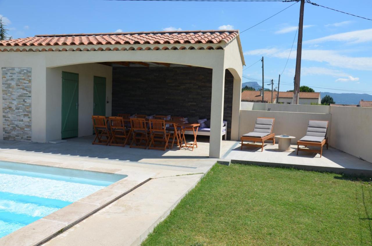 Appartement Vue Sainte Victoire, proche Aix-en-Provence à Pourrieres Extérieur photo