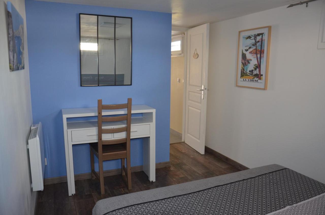 Appartement Vue Sainte Victoire, proche Aix-en-Provence à Pourrieres Extérieur photo