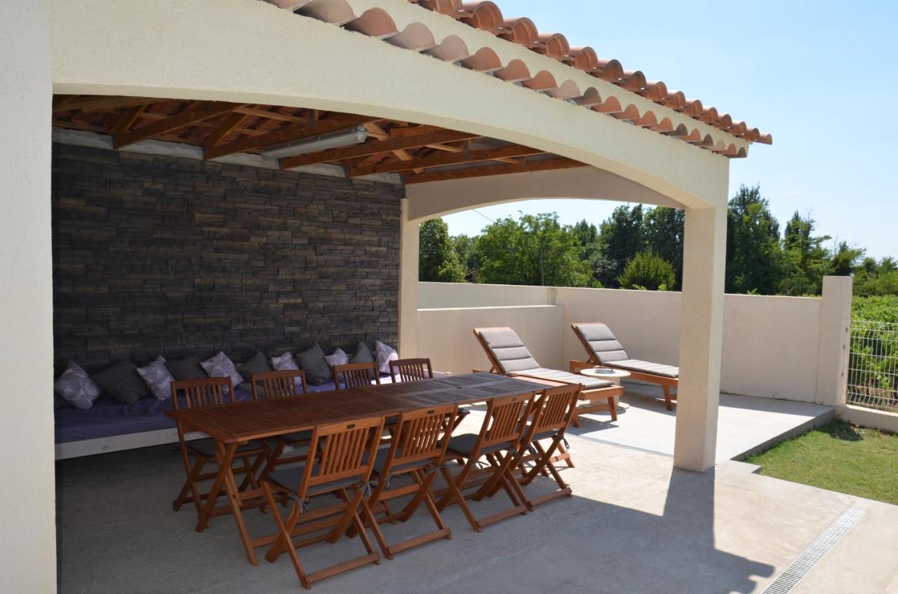 Appartement Vue Sainte Victoire, proche Aix-en-Provence à Pourrieres Extérieur photo